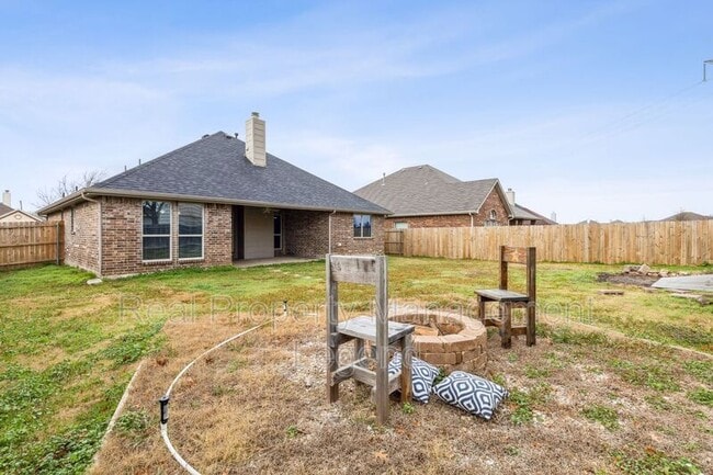 Building Photo - 1800 Meadow Lark Ln