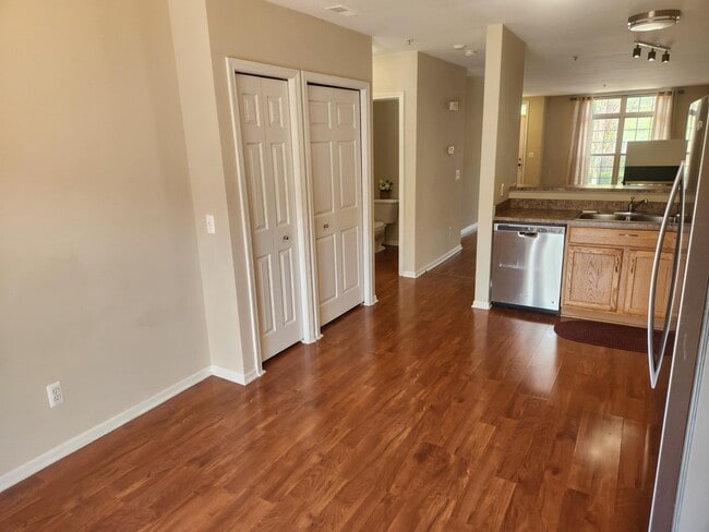 Building Photo - 39475 Springwater Dr