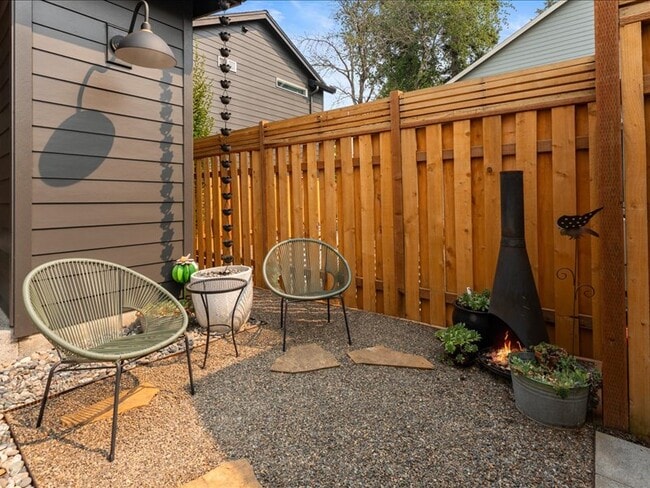 Building Photo - 7314 SE 69th Ave