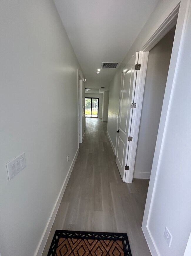 Building Photo - Luxury Duplex for Immediate Rent in Burnt Store Meadows, Punta Gorda