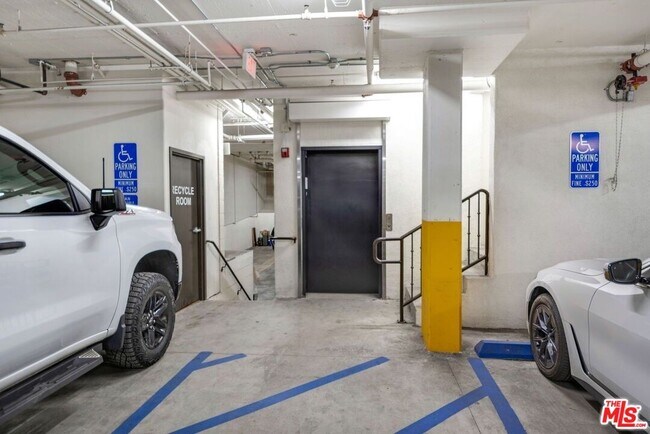 Building Photo - 1316 Amherst Ave