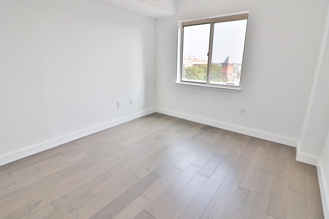 Building Photo - 24 Courthouse Sq