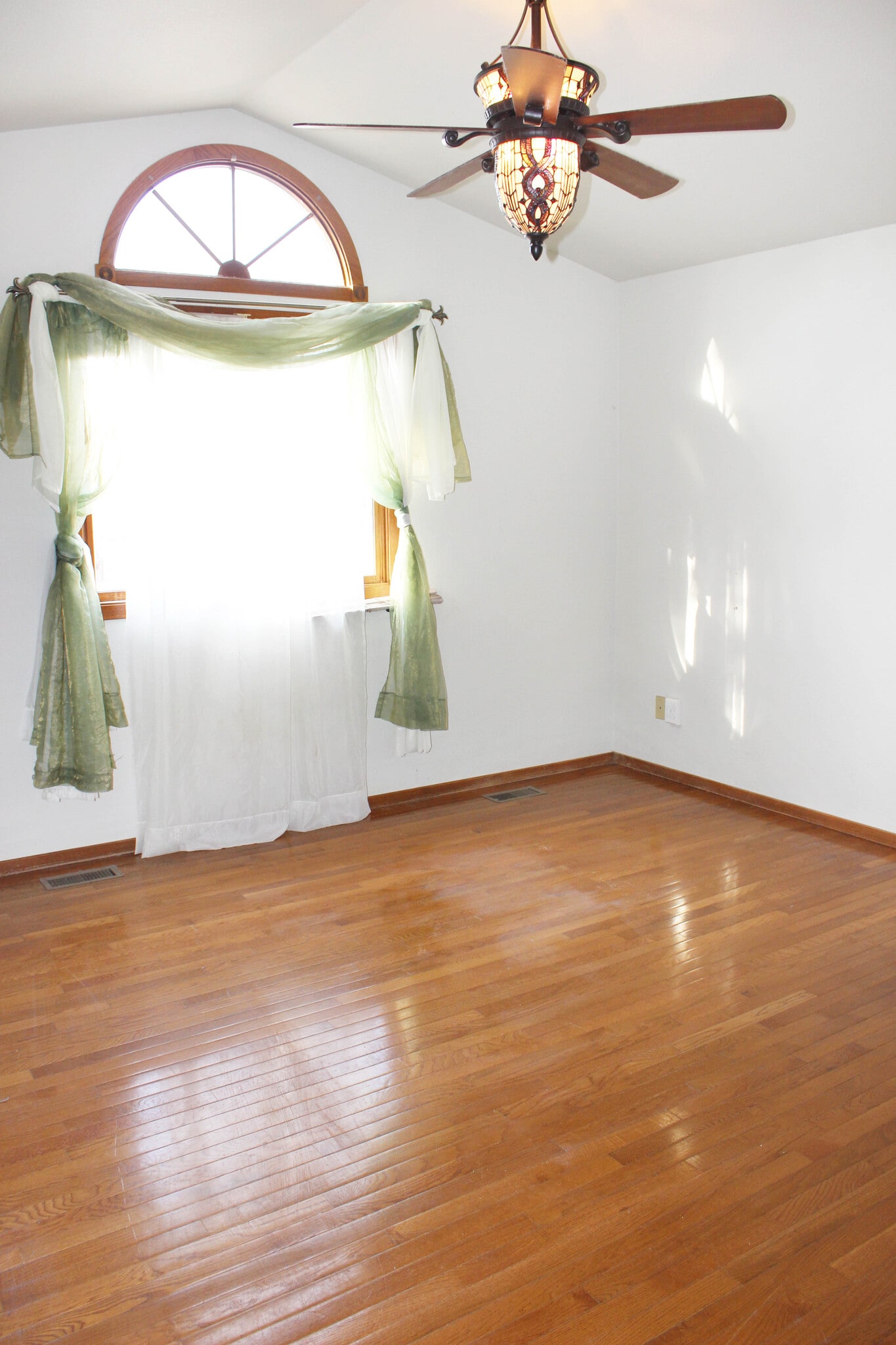 Master Bedroom - 1025 Centennial Dr