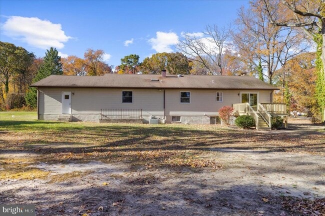 Building Photo - 7643 Paradise Beach Rd