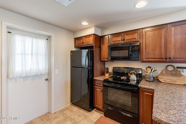 Building Photo - 12635 N La Montana Dr