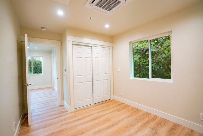 Building Photo - Detached ADU with Separate Driveway