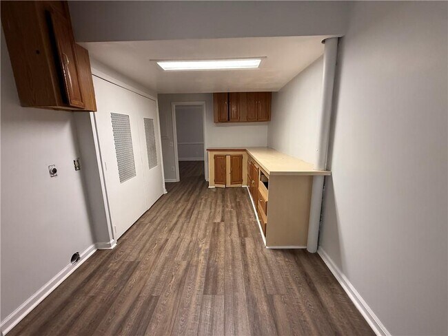 Building Photo - 4960 Cold Springs Dr NW