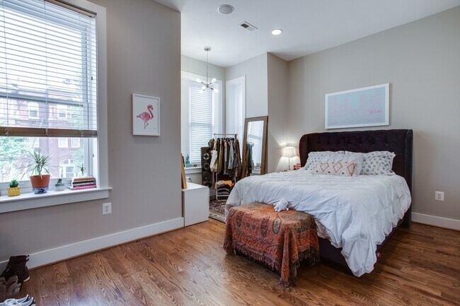 Building Photo - Marvelous Modern Mt Vernon Two-Bedroom!