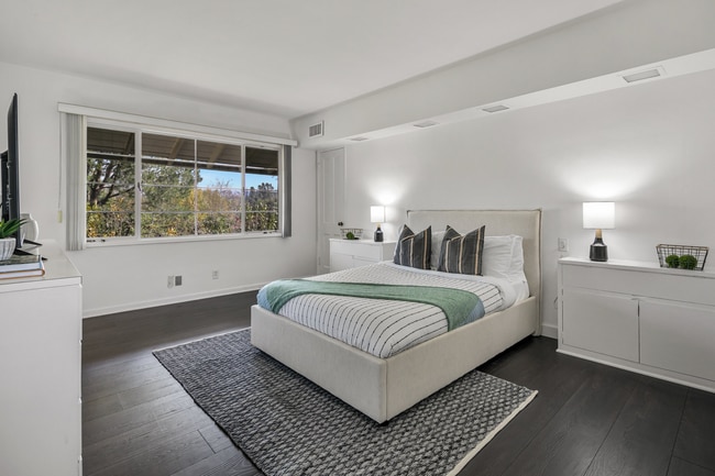 Building Photo - 19471 Rosita St