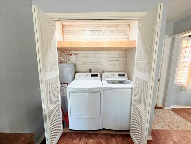 Building Photo - 14790 Cypress Dr