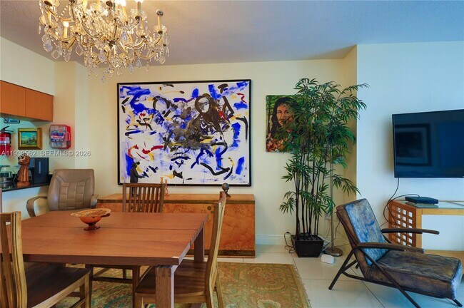 Building Photo - 1750 N Bayshore Dr