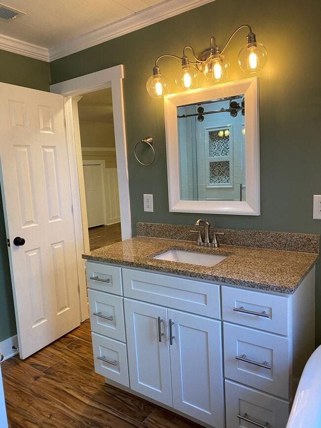 Building Photo - Unique Home in Perry