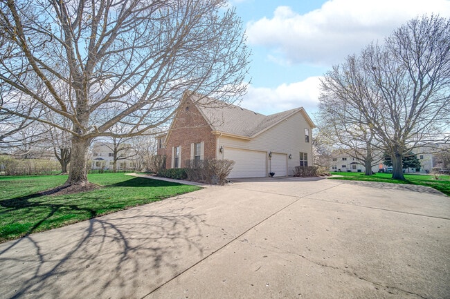 Building Photo - 2872 Whispering Oaks Ct