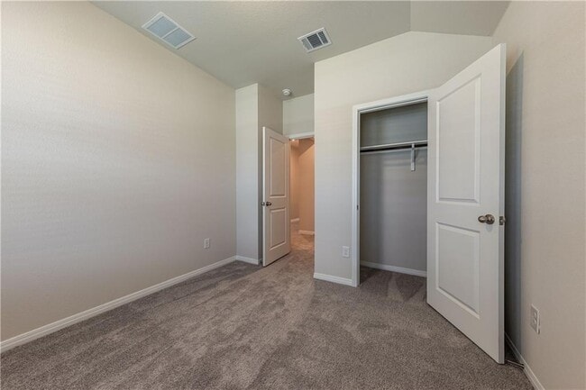 Building Photo - 13905 Heartland Dr