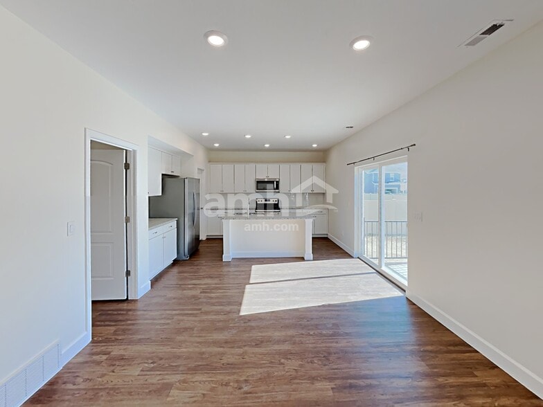 Building Photo - 2434 E Tumbleweed Rd