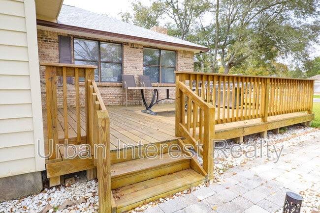 Building Photo - 424 Beach Dr