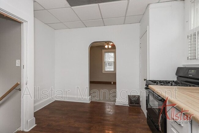 Building Photo - 542 Lindell St