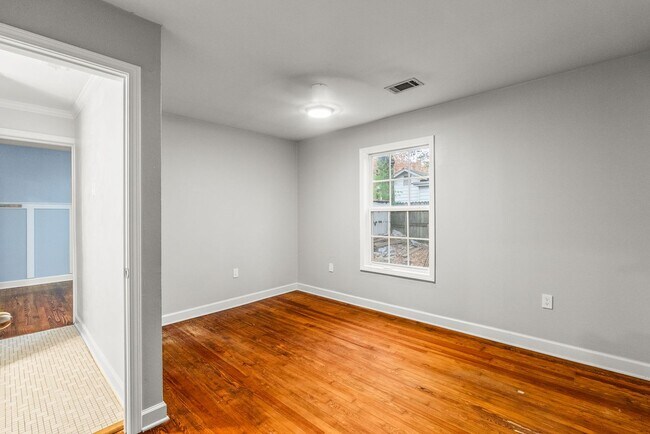 Building Photo - Charming Midtown Little Rock Home on Corner Lot – 3BR/2BA + Garage