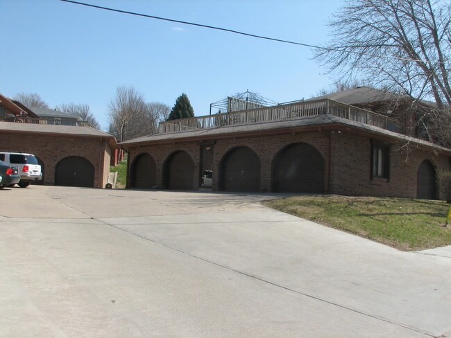 Building Photo - Madison Court Apartments