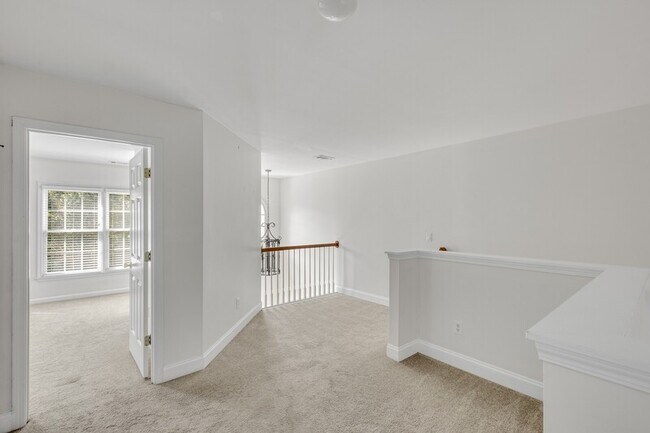 Building Photo - 1240 Dunwoody Cove