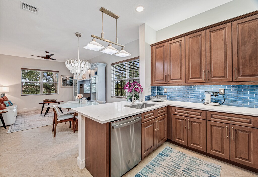 Building Photo - 9773 Bowline Dr