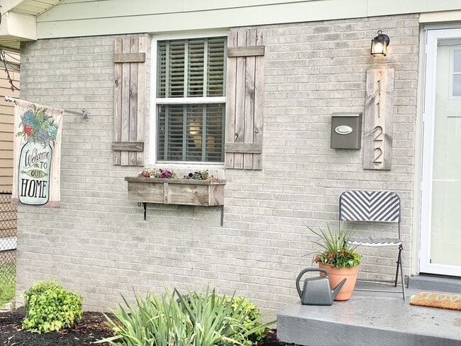 Building Photo - 1122 2nd Ave S