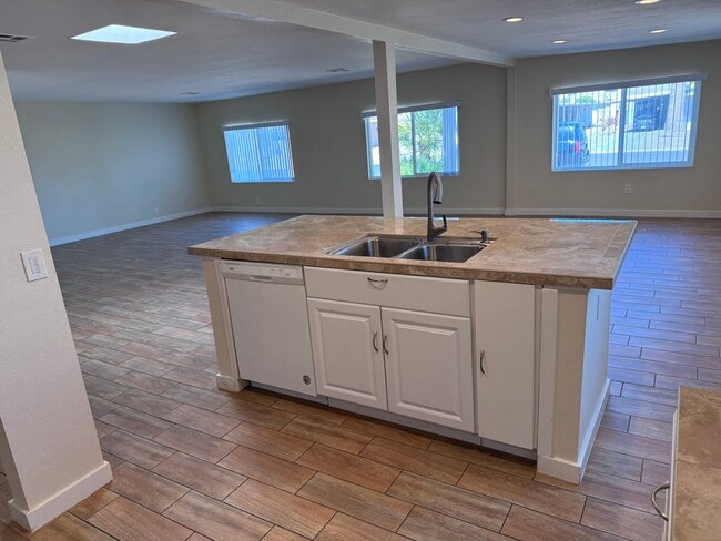 Building Photo - Sun Lakes long term Rental