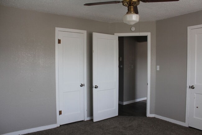 Building Photo - Cute and Affordable 2 beds!