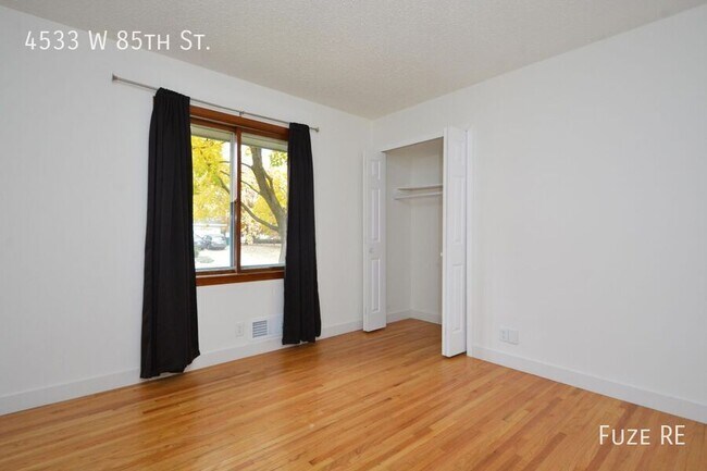 Building Photo - 4533 W 85th St