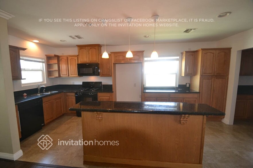 Building Photo - 1448 Barford Ave