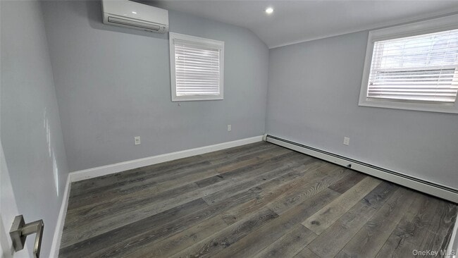 Building Photo - 80-06 209th St