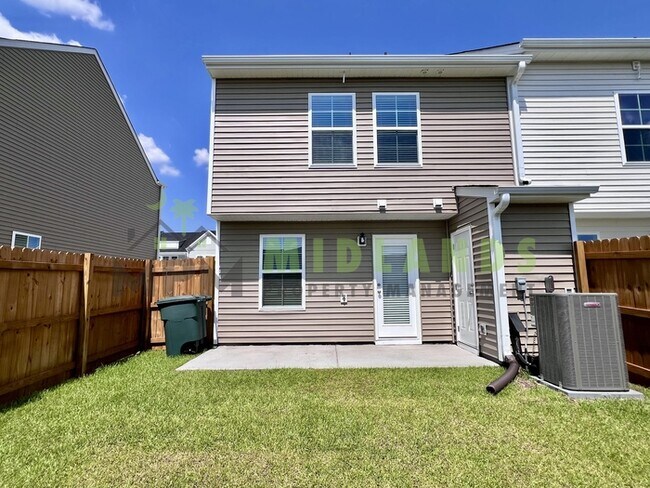 Building Photo - 3068 Harborview Dr