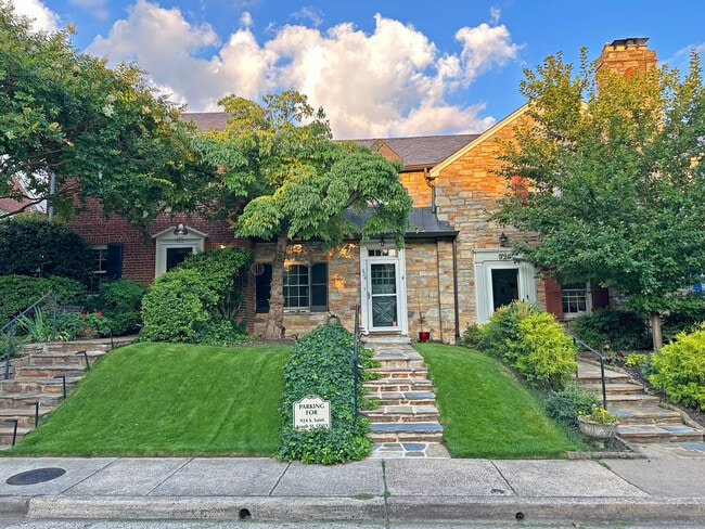 Primary Photo - 924 S St Asaph St