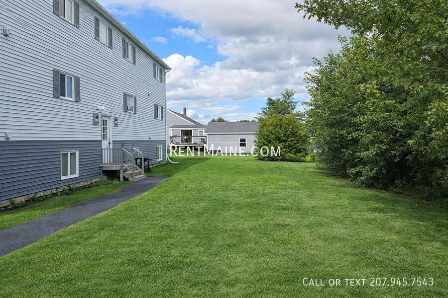 Building Photo - 8 Hillside Ln