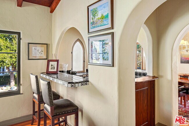 Building Photo - 855 N La Jolla Ave