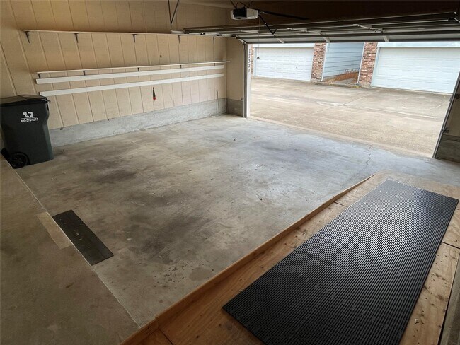 Building Photo - 1732 Ave C