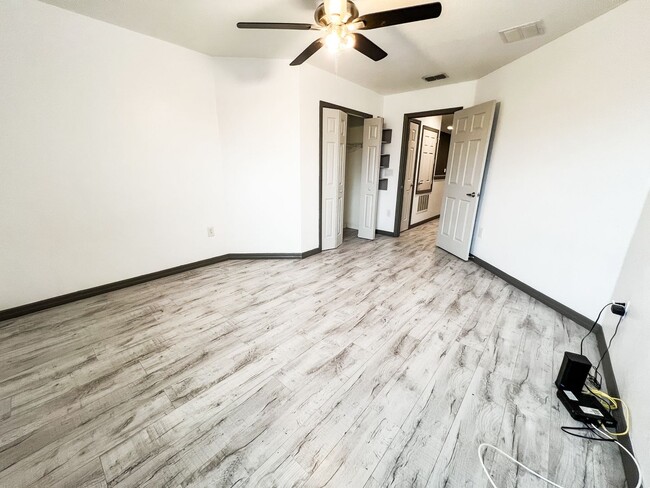 Building Photo - Modern 3-Bedroom Townhome for Rent in St. ...