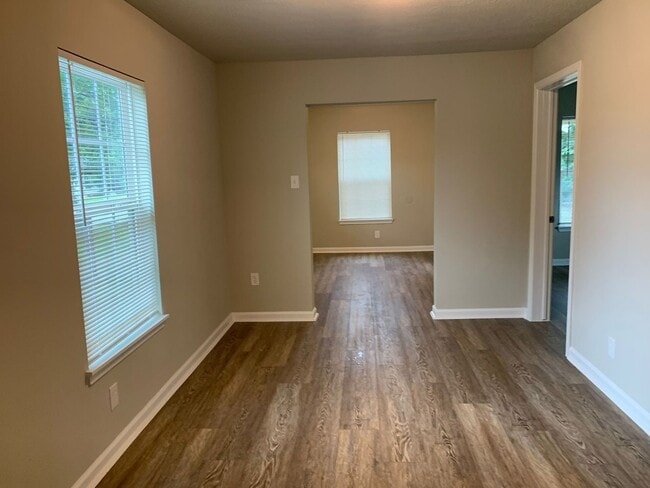 Building Photo - 3600 Live Oak St