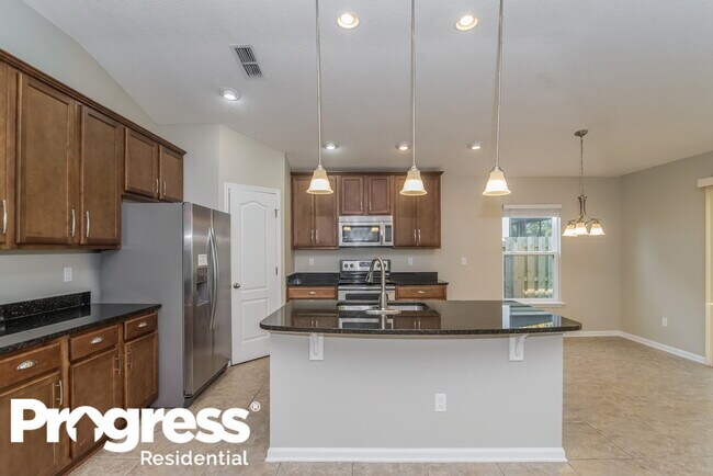 Building Photo - 15846 Canoe Creek Dr