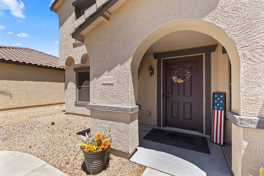 Building Photo - 18390 W Hayden Dr