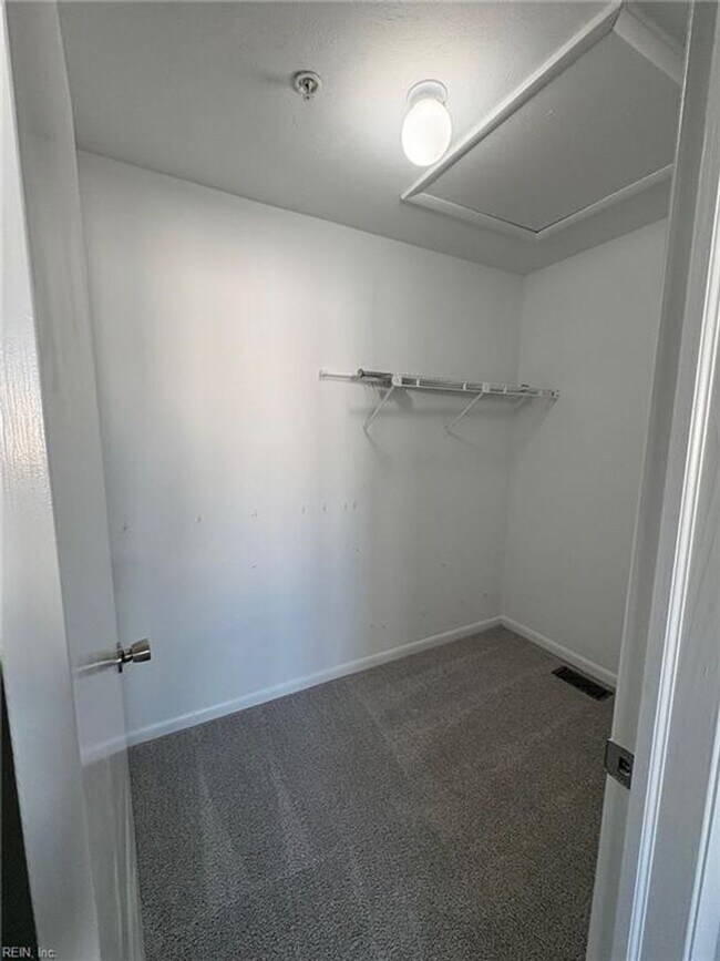 Building Photo - 2356 Bays Edge Ave