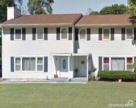 Building Photo - 559 Rosevale Ave