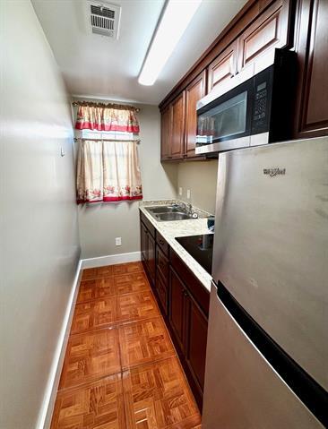 Building Photo - 4618 Eastside Ave