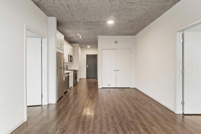 Building Photo - 702 S Clark St