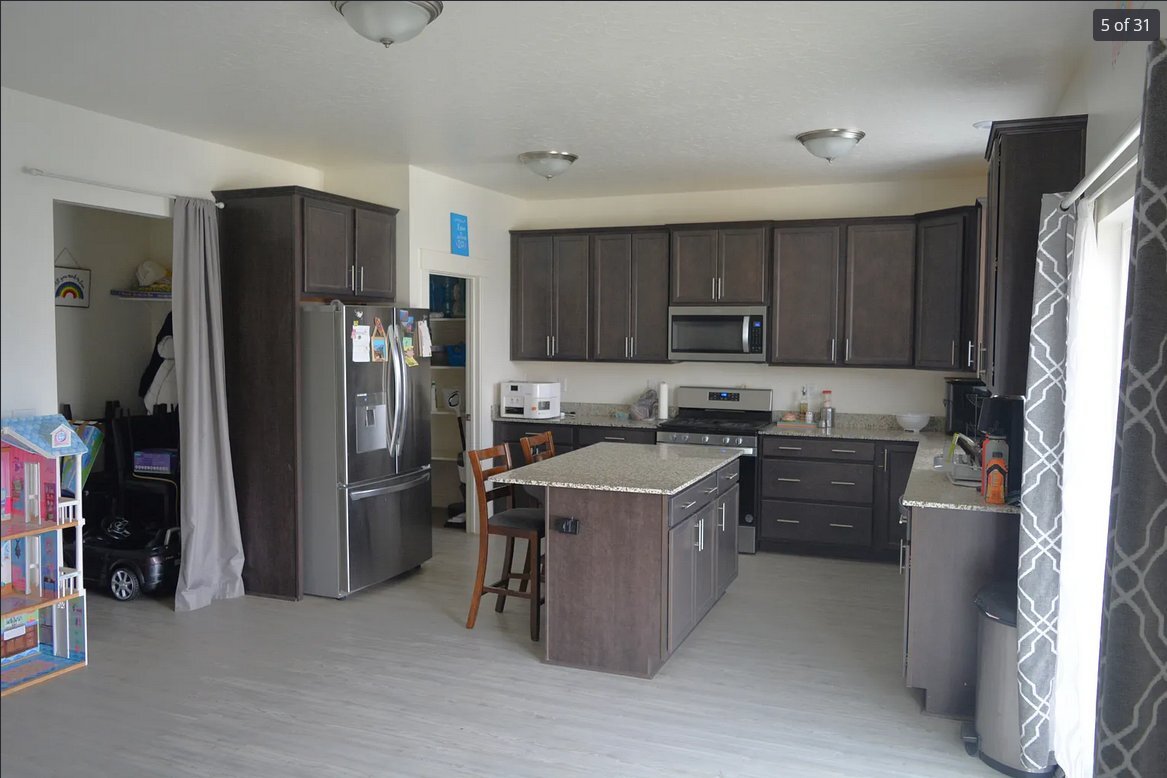 Building Photo - 9337 N Tampa Dr