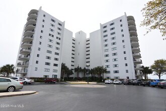Building Photo - 322 Causeway Dr