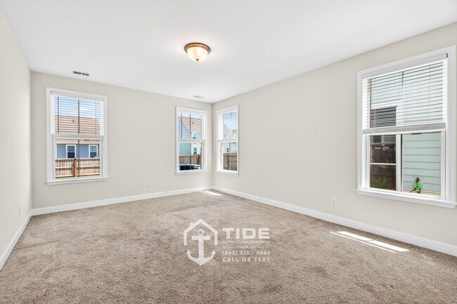 Building Photo - Comfort & Convenience in a Prime Location