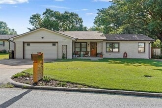 Building Photo - 1709 S Date Ave