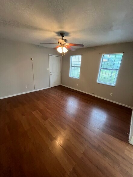 Building Photo - 1111 Emmett St