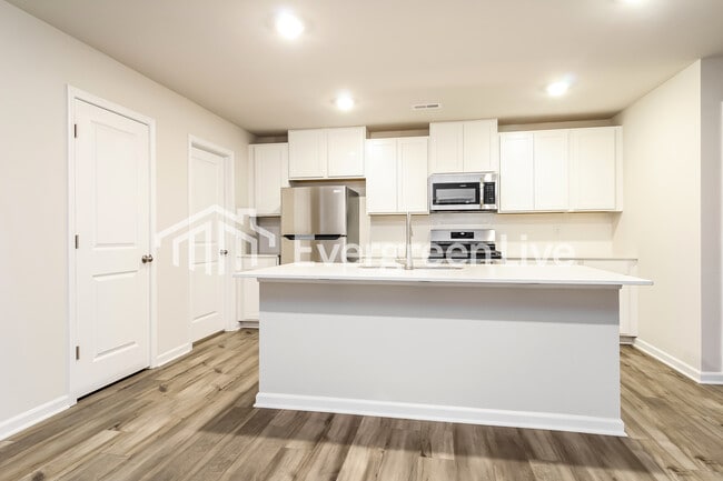 Building Photo - ready